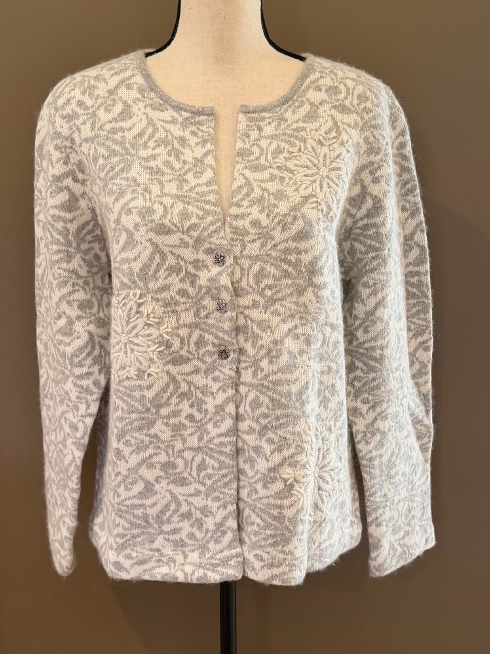Coldwater Creek Gray White Angora Wool Snowflake Embroidered Cardigan Size Large